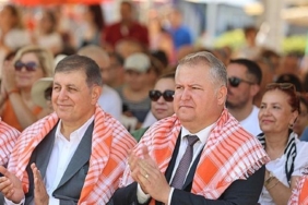 urlada-2600-yillik-gelenek-bagbozumu-senligi-ve-zeytin-uzum-zenginligi-On87OhwV.jpg