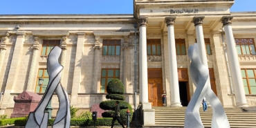 iz-kalir-ben-kaybolurum-nilhan-sesalanin-heykel-sergisi-istanbul-arkeoloji-muzeleri-bahcesinde-4YbKraZ1.jpg