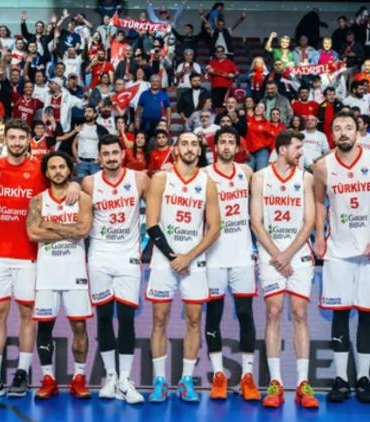 turkiye-ceyrek-finalde-polonya-ile-karsilasacak-eurobasket-2025-yolculugu-sKl1XmWc.jpg