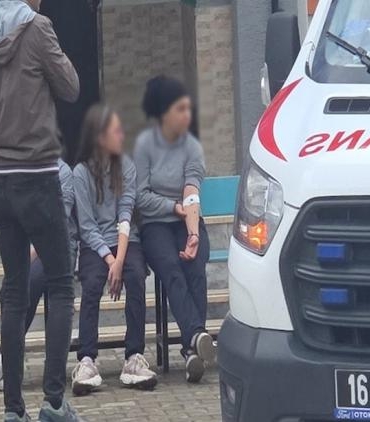 bursa-orhangazide-24-ogrenci-viral-enfeksiyon-suphesiyle-degerlendirildi-OnFtcNJF.jpg