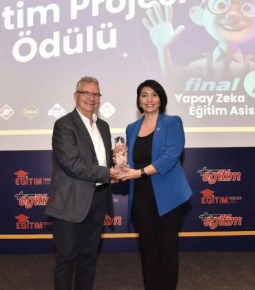 final-ai-ile-ogrencilerin-kisisel-ogrenme-yolculugu-final-okullarinin-yilin-egitim-projesi-secildi-cWK4nwcC.jpg