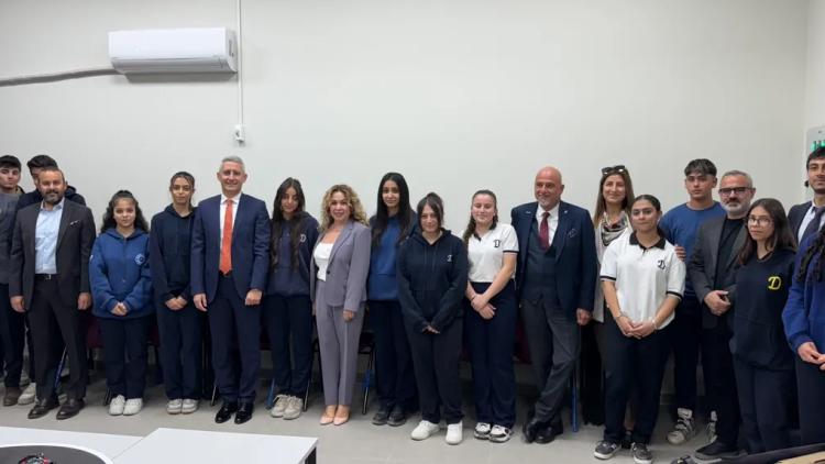 Hatay’da 615 Öğrenci İçin Teknoloji Sınıfı: TEK/TES ile Dijital Erişim Sağlanıyor