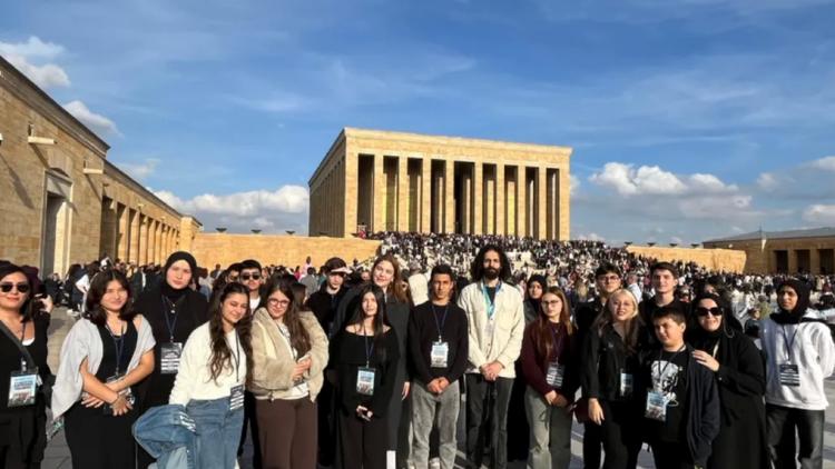 Küçükçekmece Belediyesi 400 Gençle Anıtkabir’e Yolculuk: Milli Bilinç ve Bağlılık Vurgusu