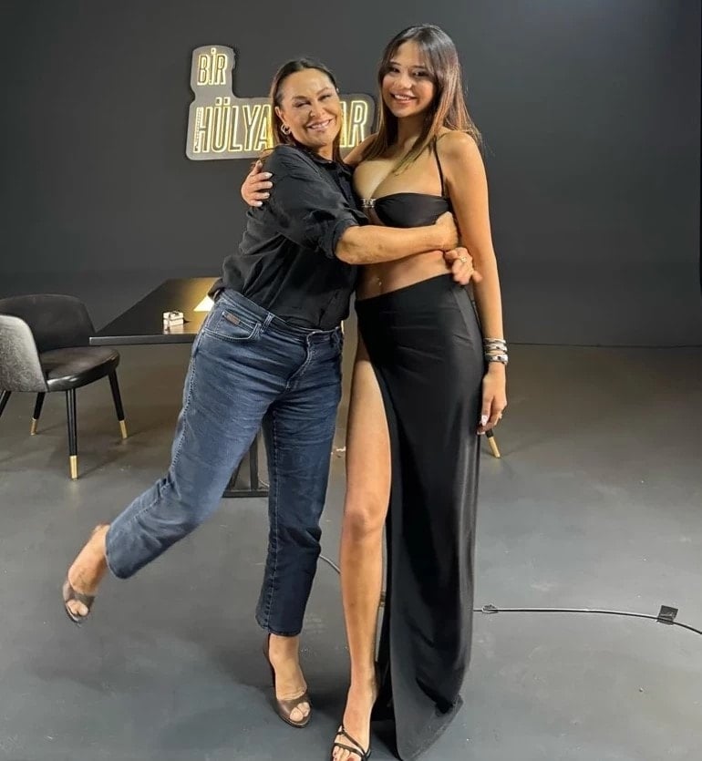 Hülya Avşar’ın programında tartışma