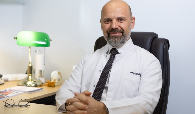 Endoskopik Yöntem Bel Fıtığı Tedavisinde İyileşme Sürecini Hızlandırıyor