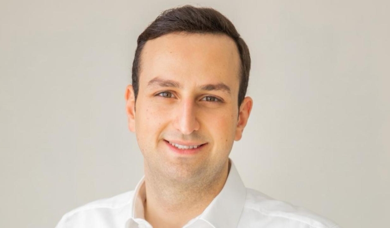 Adana’dan Siyaset Sahnesine: Mehmet Gazioğlu’nun Dikkat Çeken Yükselişi