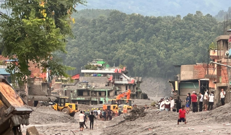 Himalayalar’daki Buzul Faciasının Ardından Nepal İklim Adaleti ve Tazminat Talep Ediyor