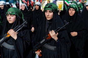 İran Devlet Medyasından Kadınların Silahlı Eğitimine İlişkin Yeni Görüntüler
