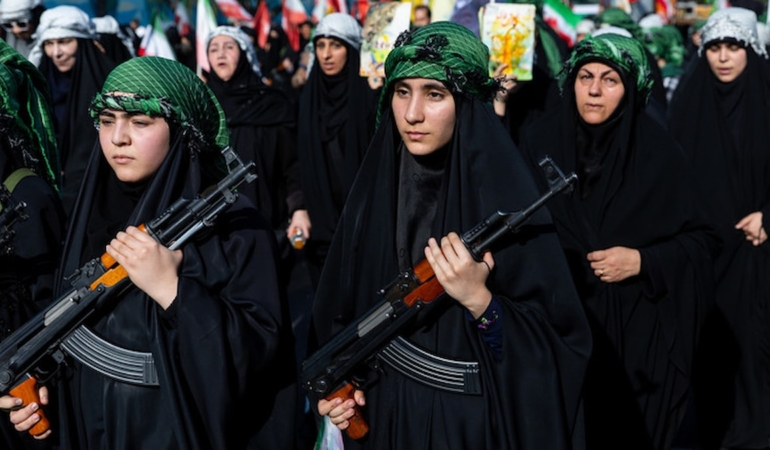 İran Devlet Medyasından Kadınların Silahlı Eğitimine İlişkin Yeni Görüntüler