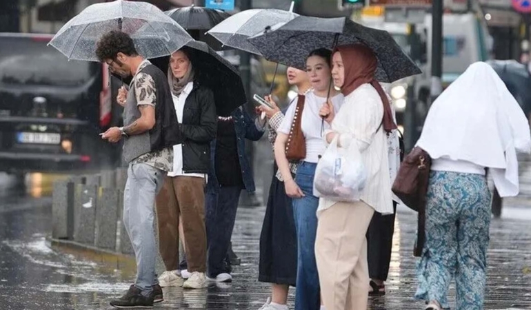 Meteoroloji Yurt Genelinde Sıcaklık Düşüşü Kuvvetli Yağış ve Rüzgar Uyarısı Yaptı