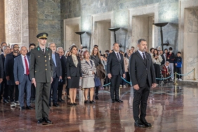 Muayenehane Hekimleri 1 Ekim Gününde Anıtkabir'de Bir Araya Geldi