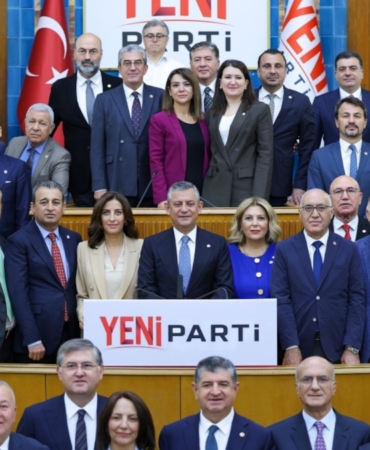 YENİ Parti AYM Savunmasını Verdi ve Olası İsim Değişikliği Alternatiflerini Belirledi