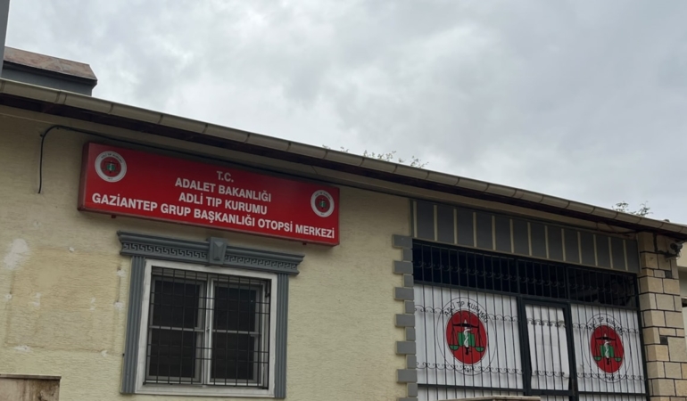 Gaziantep’te Otomobilinde Silahlı Saldırıya Uğrayan Kenan Abuzer Tilki Yaşamını Yitirdi