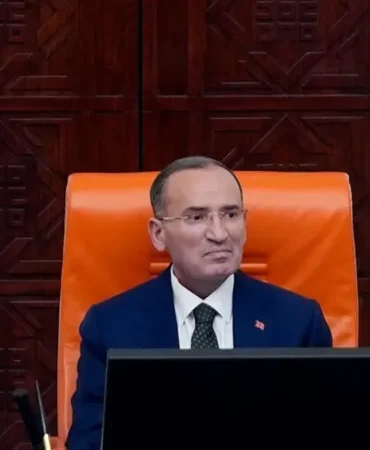 AKP Şanlıurfa Milletvekili Bekir Bozdağ TBMM Başkanvekilliği görevinden ayrıldı