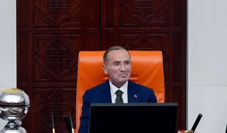 AKP Şanlıurfa Milletvekili Bekir Bozdağ TBMM Başkanvekilliği görevinden ayrıldı