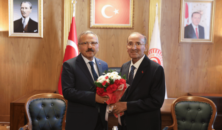 Bekir Bozdağ Sağlık Gerekçesiyle TBMM Başkanvekilliği Görevini Yusuf Beyazıt’a Devretti