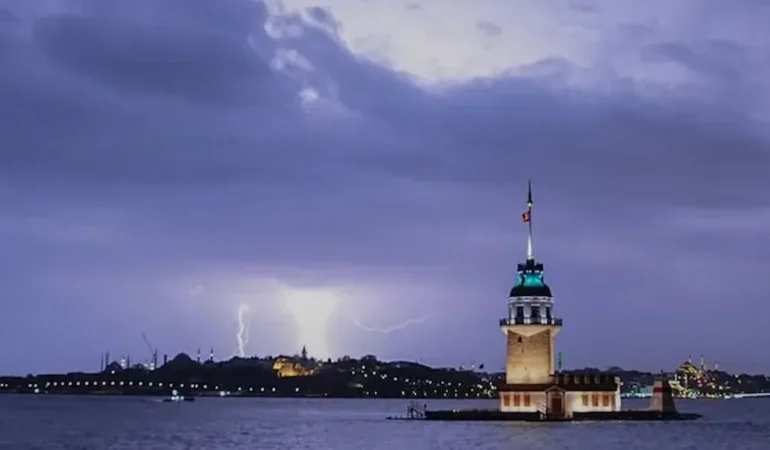 AKOM’dan İstanbul İçin Kuvvetli Fırtına ve Yağış Uyarısı