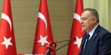 Gökan Zeybek Bakırköy ve Merkezefendi Belediyelerine Yönelik Operasyonları Eleştirdi